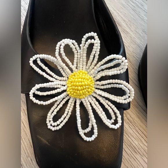 LPA heels - 9.5 - Picture 2 of 3